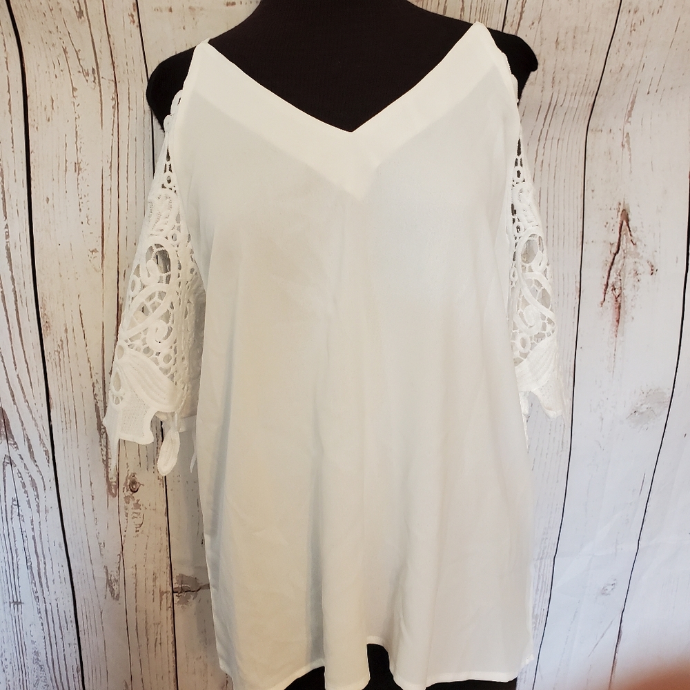 Kara and Kate boho white Battenberg lace cold shoulder blouse size Large